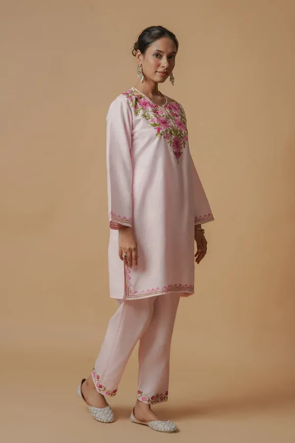 Kashmiri Aari Work Cotton Kurta Set 2.webp